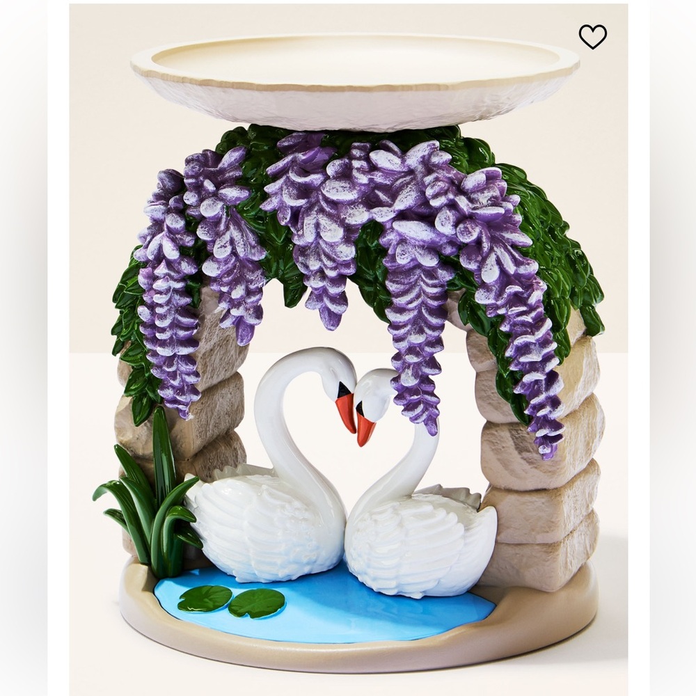 BBW SWAN BRIDGE PEDESTAL CANDLE HOLDER NWT - Picture 1 of 5